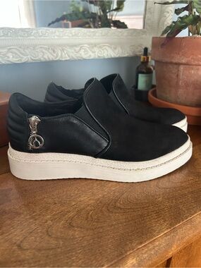Wishbone Collection Women’s Black Slip-On Platform Sneakers